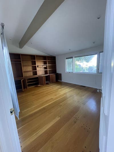 Private Bedrooms Available in 5 Bed / 3 Bath House Main Photo