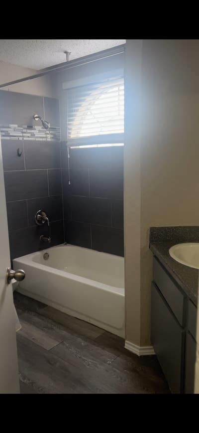 Spare room For rent with private bathroom  Main Photo