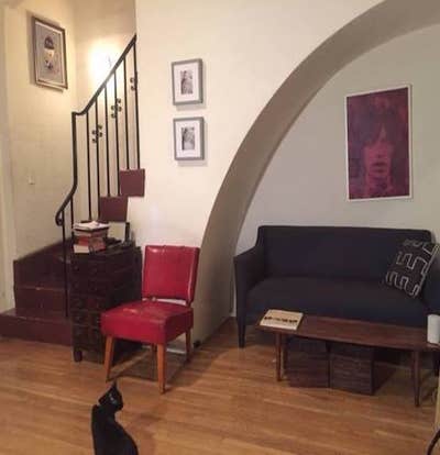 Private Room in 1920's Townhouse Courtyard Setting Main Photo