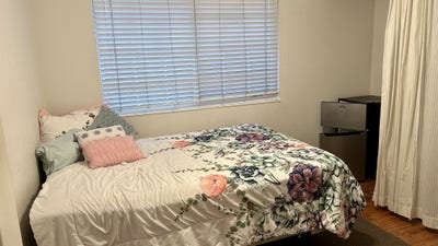 Furnished Room Available to Mature Adult Main Photo
