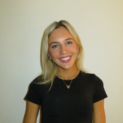 Female student looking for a room in LA Main Photo