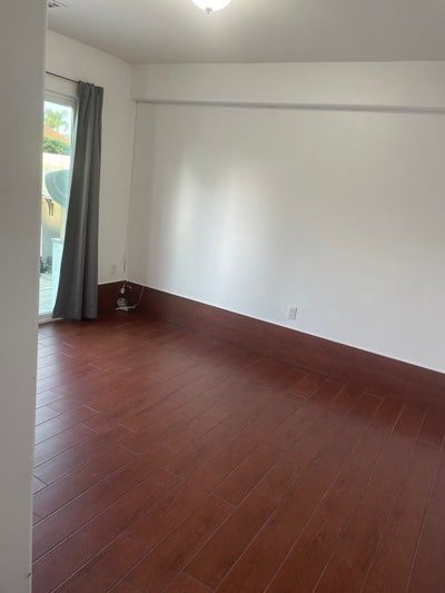 Large room with private bathroom  Main Photo