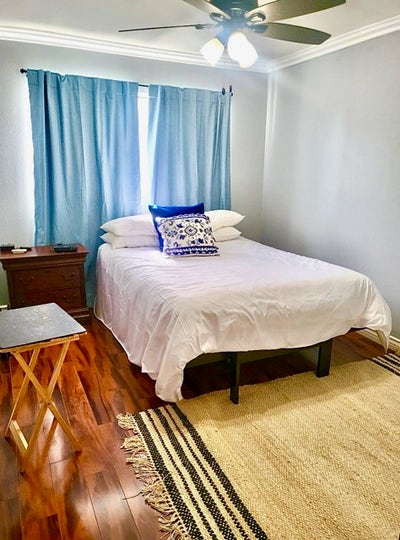 Bright Room Close to Disneyland Main Photo