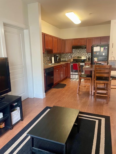 Seeking female roommate for 2bed/2bath apartment Main Photo