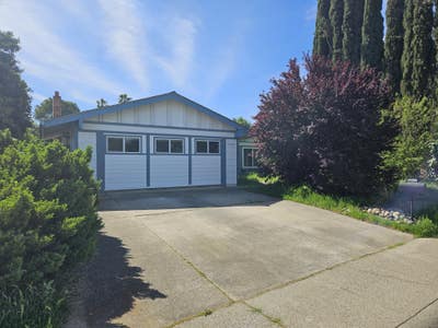 Deluxe Studio Apartment - Lincoln Village Main Photo