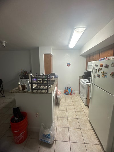 Looking for a Roommate in a 2/2 Apt  Main Photo