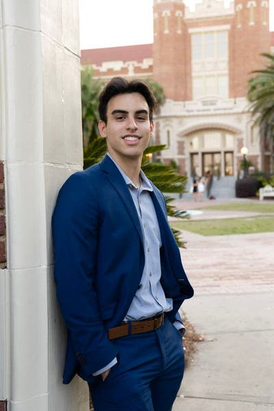 Professional Male seeks a small or large room Main Photo