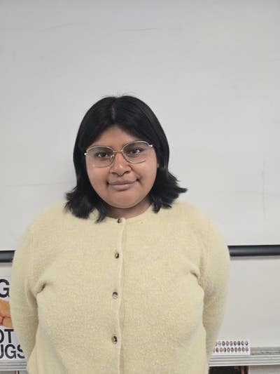 Female student looking for a room in Fullerton Main Photo