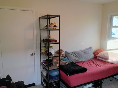 Looking for roommate Main Photo