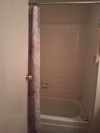 Decent neighborhood  Main Photo