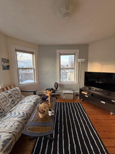 Room available in a cozy 2bed flat from May 2026 Main Photo