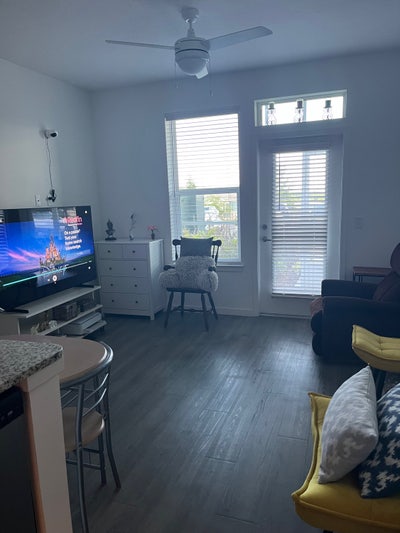 Private furnished room  Main Photo