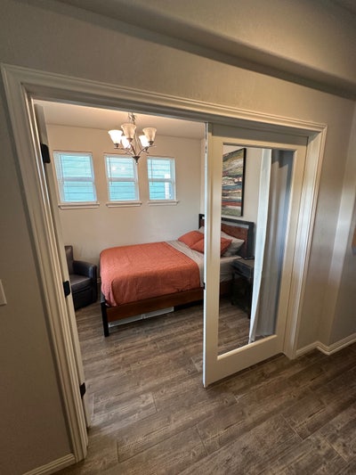 Upscale Furnished Room 850, bills included.  Main Photo