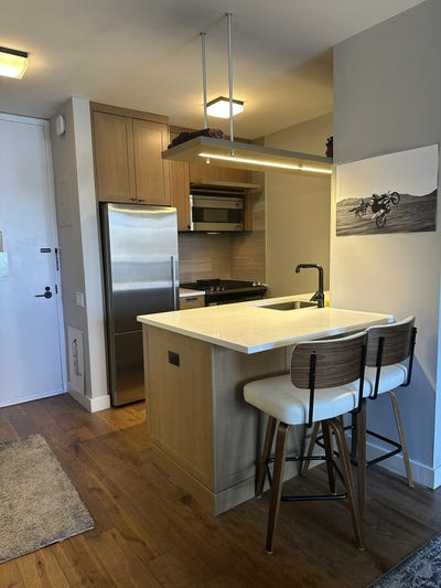 $3,500 Studio with Balcony | Doorman | Avail 4/25  Main Photo