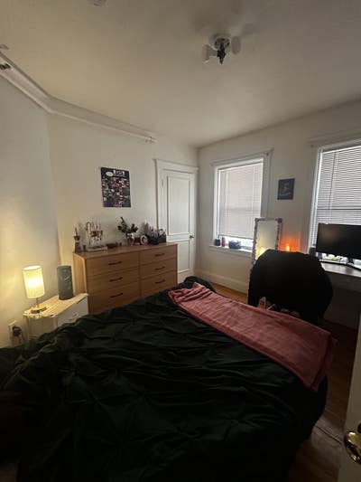 Flexible Summer Sublet on Westland Ave!! Main Photo