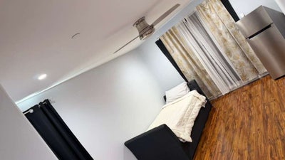 Private Room for rent with Private Bathroom Arleta Main Photo