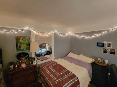 Medium room in quiet house Main Photo