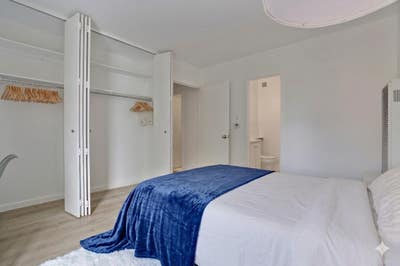 Master Bedroom & Ensuite Bathroom - Waterside Main Photo