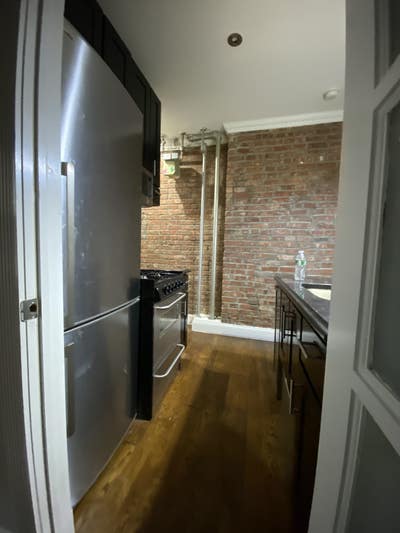 #915 Pet Friendly 2 Beds Apartment – Renovated | W Main Photo