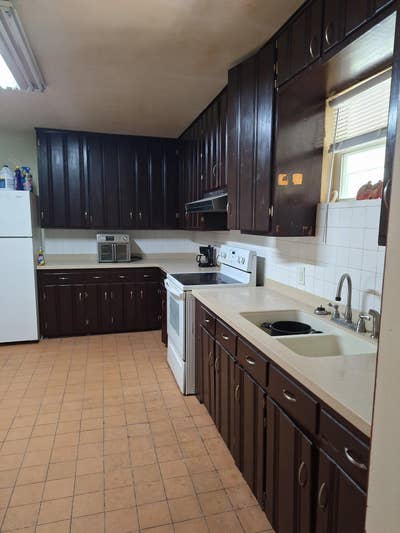 Affordable Rooms Near Downtown Jacksonville – Move Main Photo