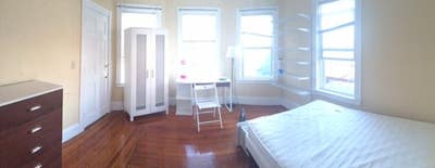 Private Room with it own Entrance_Be Right in the Main Photo