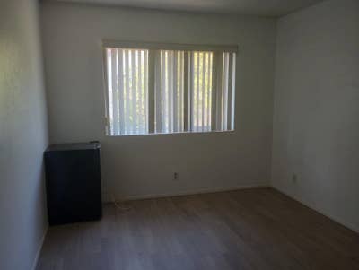 Nice room include utilitiesparking in a beautiful Main Photo