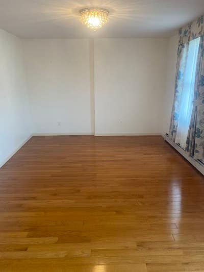 Charming 3 Br for Rent in Bayside Main Photo