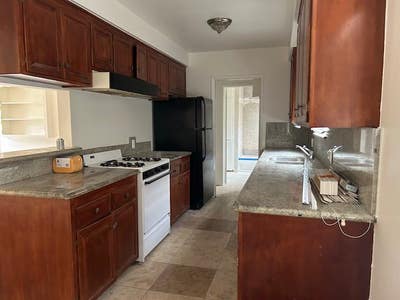 Clean Newly Remodeled Large 1 Bdrm Great Location Main Photo