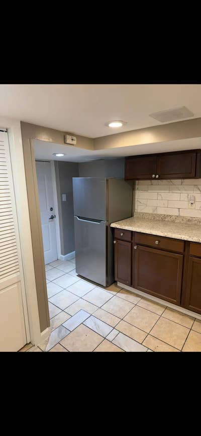 Charming Single Unit in North Arlington | 84 Belmo Main Photo