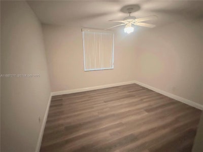 Room and bathroom  Main Photo