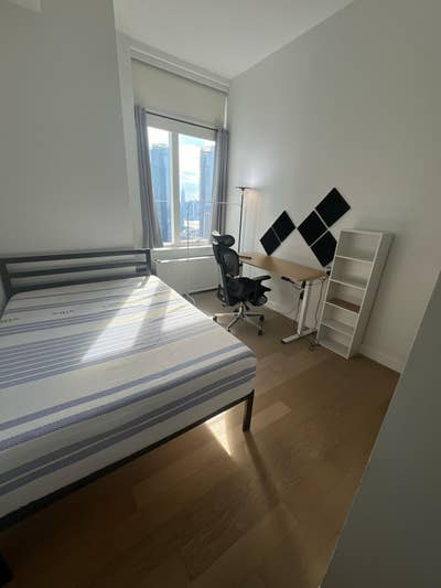 🌟 Luxury LIC Penthouse – 2 Private Bedrooms Main Photo