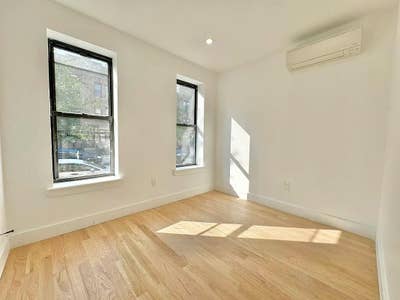 Rooms in Gorgeous 4 Bed 3 Bath Duplex in Bushwick! Main Photo