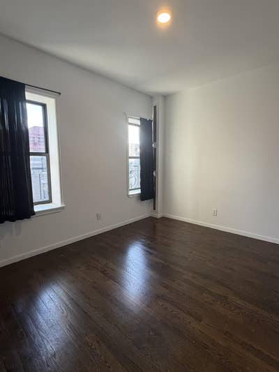 Private Room Inside 3Bed 2Bath Apartment Main Photo