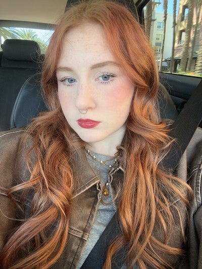 Female looking for a room in Los Angeles now Main Photo