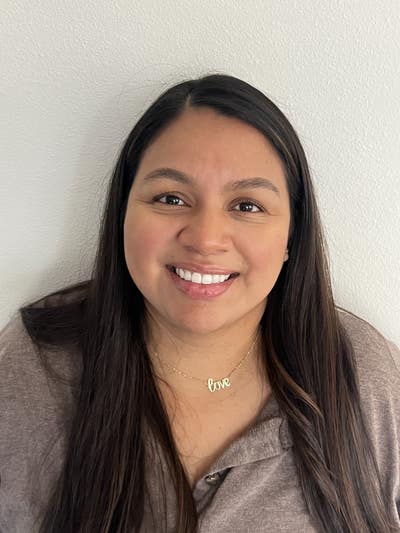 35 year old woman looking for a room in LA Main Photo