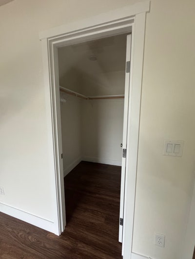 Master bedroom for rent !  Main Photo