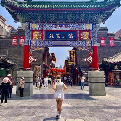 24 year old female looking for a room in LA Main Photo