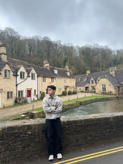 Professional Male seeks a small or large room Main Photo