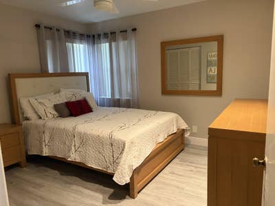 Furnished room for Rent Main Photo