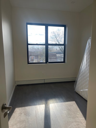 Bedroom for Rent Main Photo