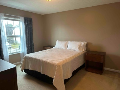 Private room for one personfully furnishedall uti Main Photo