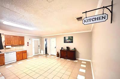 Cozy Private Furnished Room in San Antonio  Main Photo