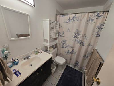 Subletting entire condo Main Photo