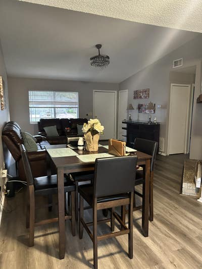  Private Room for Professionals – Month to Month Main Photo