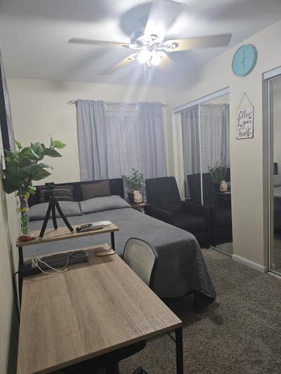 1 Furnished room in home Main Photo