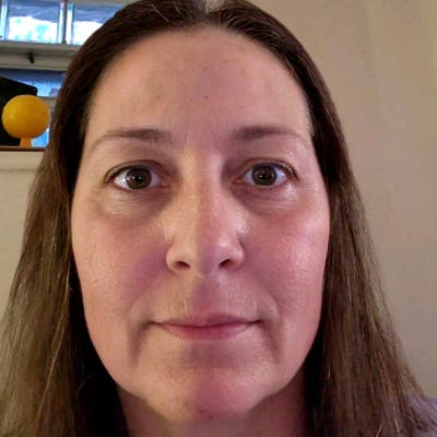 66 year old Female seeks a large room Main Photo