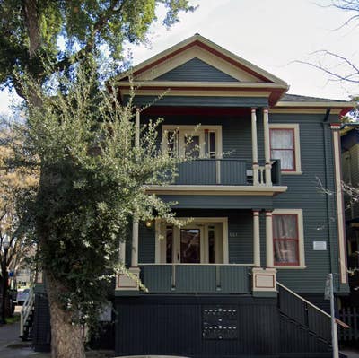 Furnished room wi/ kitchenette in historic mansion Main Photo