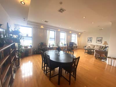 Roommate Need for Apt w Beautiful River Views Main Photo