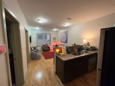 Near Temple Uni | looking for 1 other girl Main Photo