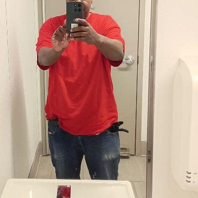 Professional Male seeks a large room Main Photo